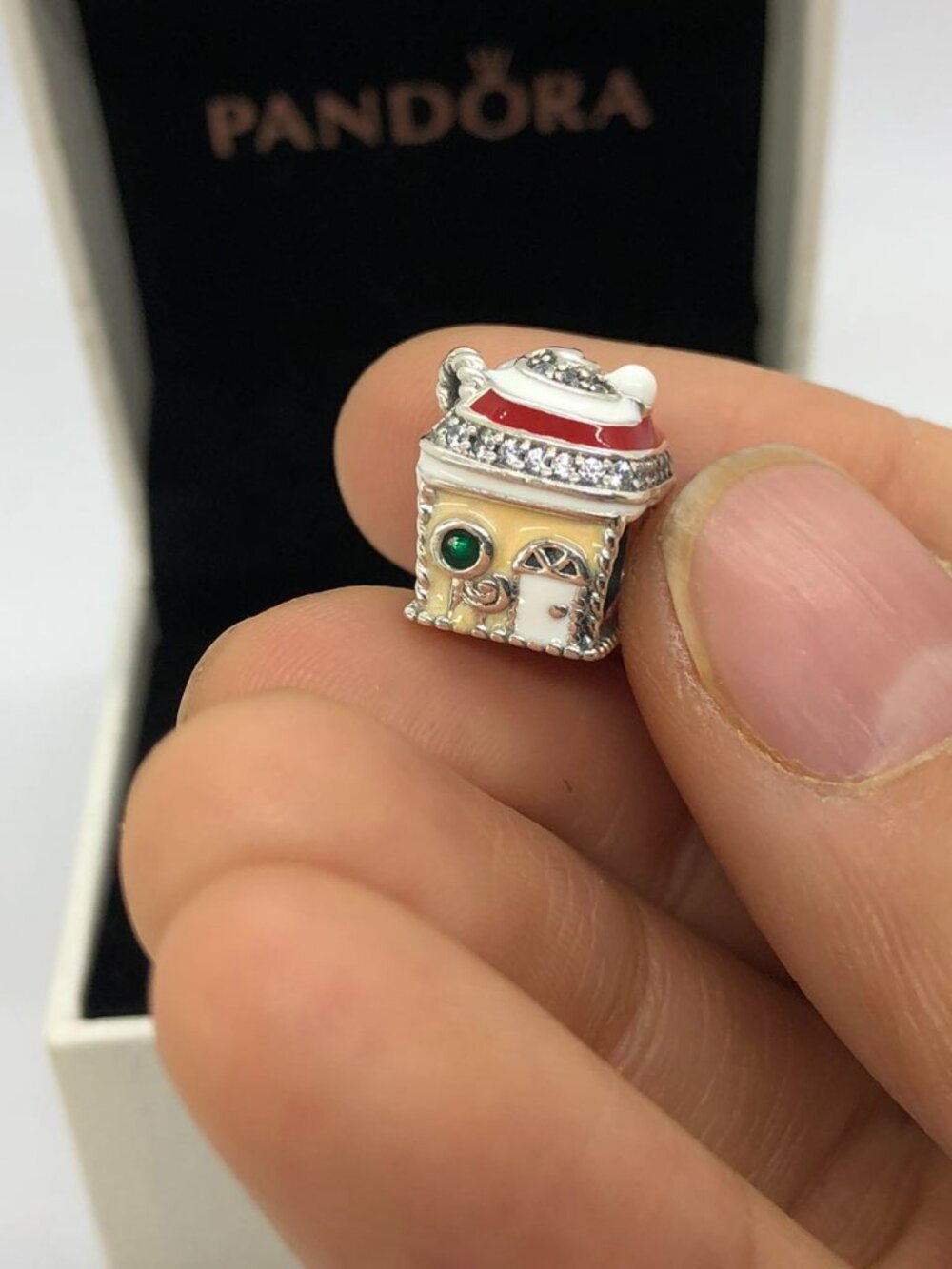 ✨🔥Pandora Festive Gingerbread House Charm